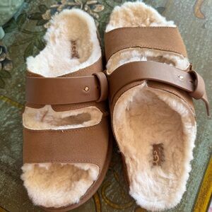 UGG Tan Shearling Buckle Slides        size 8  like new